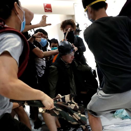 Clashes in Hong Kong shopping centre