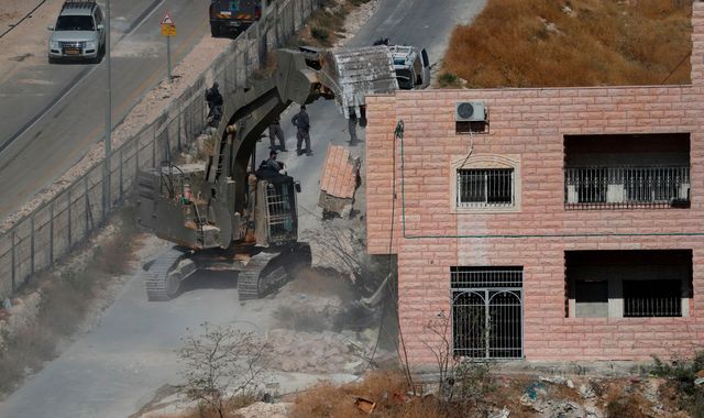 Israeli crews begin demolishing dozens of homes in east Jerusalem