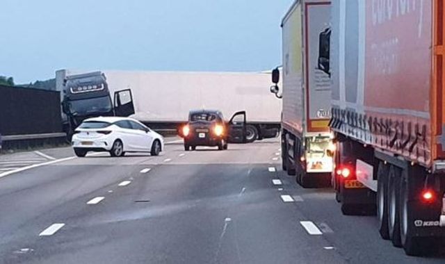 Lorry driver seriously hurt as crash shuts part of M25 for 10 hours