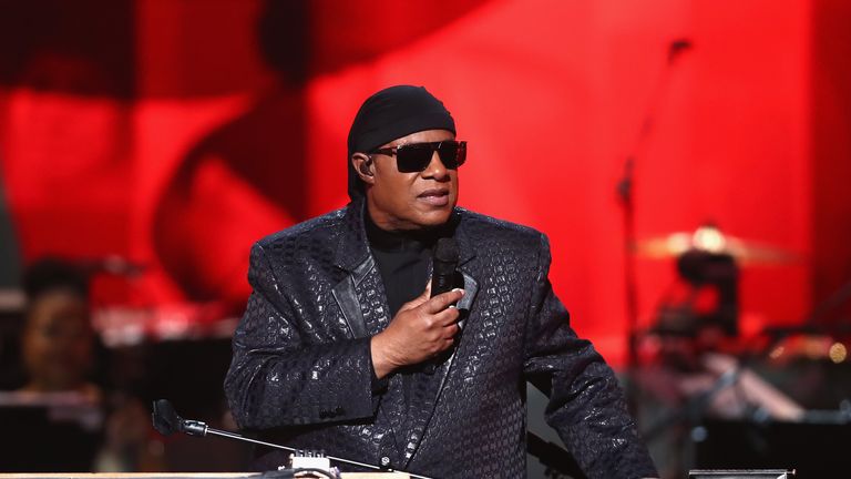 Stevie Wonder announces he is to step back from music and have a kidney ...