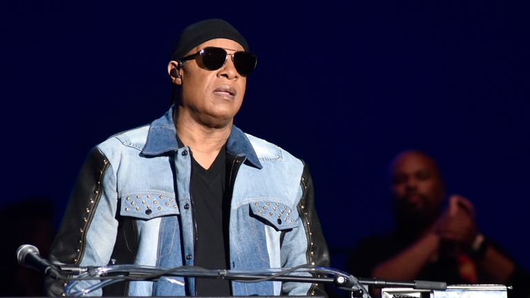 Stevie Wonder announces he is to step back from music and have a kidney ...