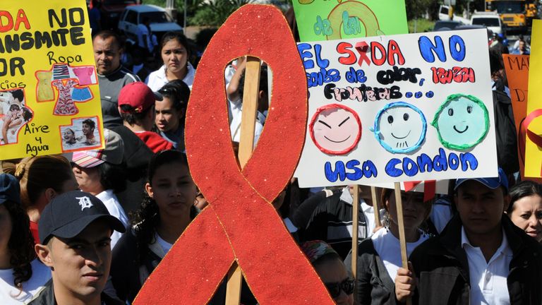 Honduran students make World AIDS Day