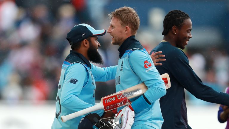 Joe Root and Adil Rashid celebrates England&#39;s victory  at Edgbaston