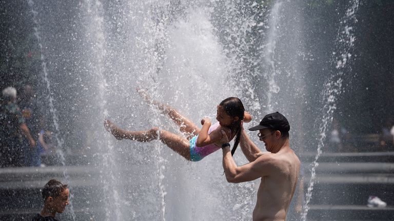 US heatwave: Police tell criminals to take the weekend off as ...