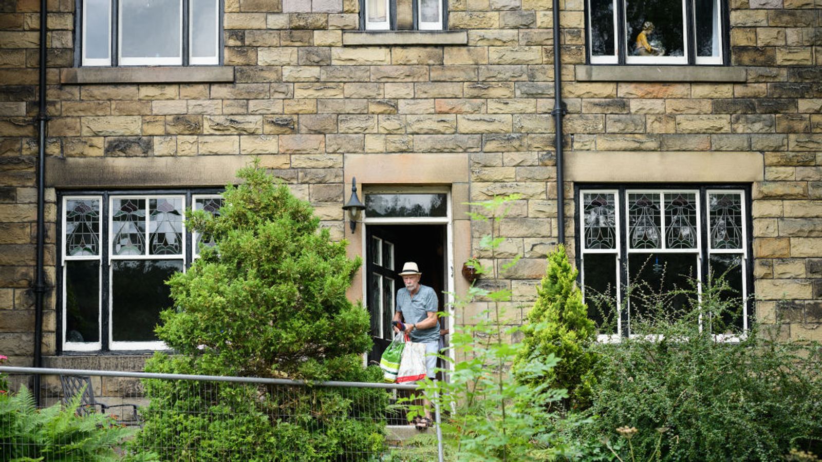 Whaley Bridge Dash to save pets and possessions as storm warning looms over 'critical' dam UK