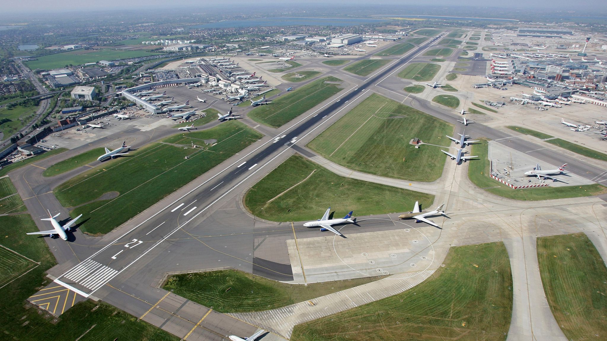 how long is the rapid city regional airport runway