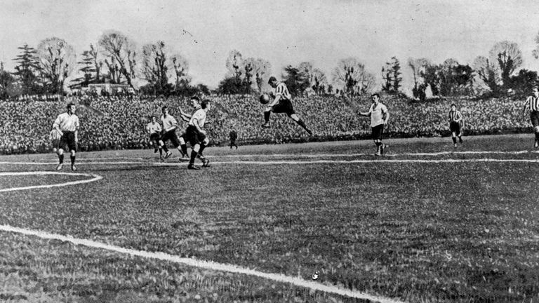 The 1900 FA cup final in which Bury beat Southampton 4-0
