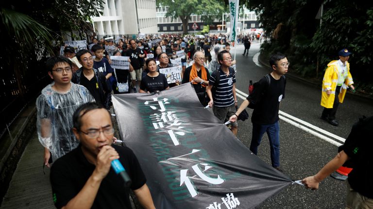 Teachers march to Government House to demand authorities listen to the protesters&#39; demands