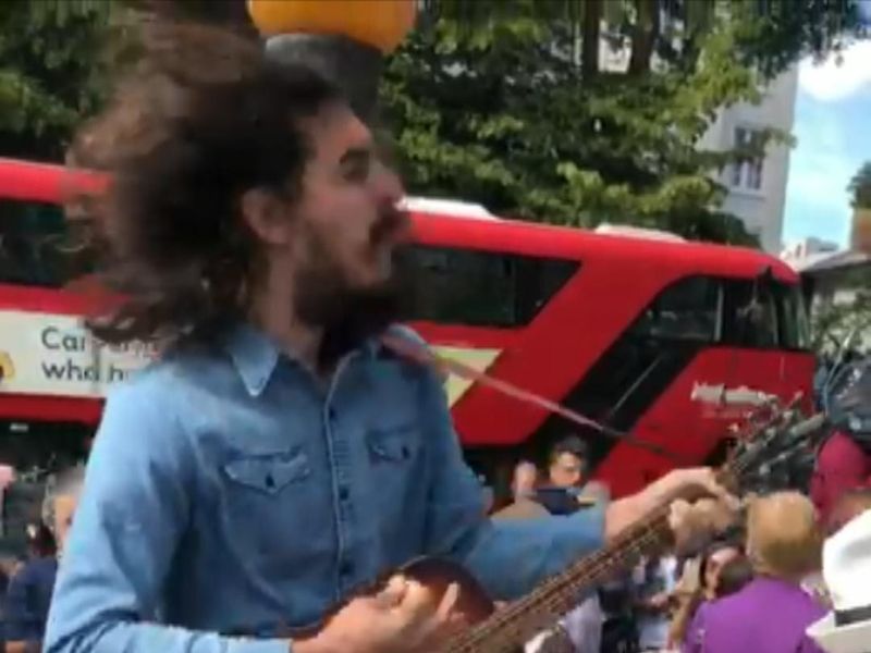 Sperma ogiz boshligiga tushadi