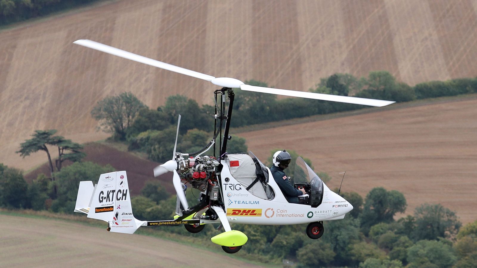 UK adventurer is first person to fly solo around world in opencockpit