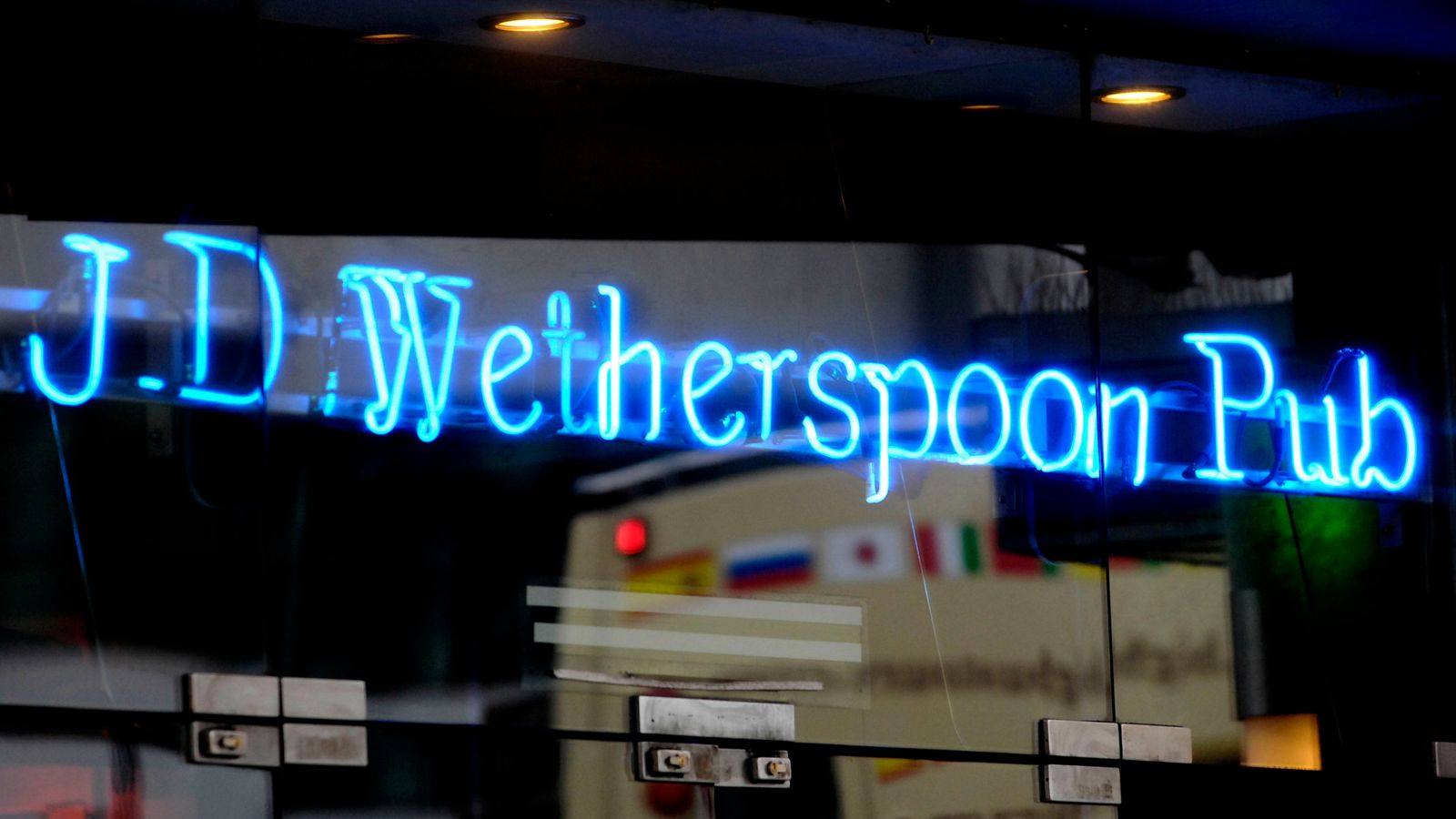 Wetherspoon to serve up 10,000 jobs with £200m spree