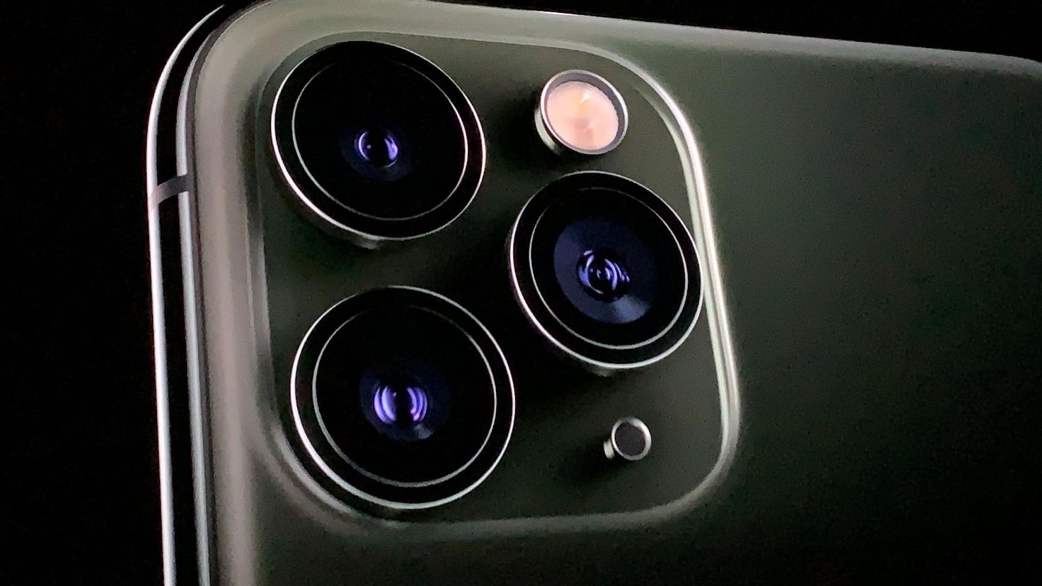New IPhone 11 Pro Camera triggers Trypophobia Fear Of Tiny Holes New IPhone 11 Pro Camera triggers Trypophobia Fear Of Tiny Holes