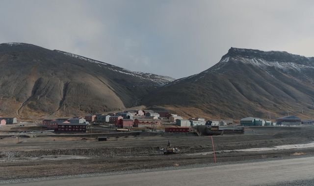 Life near rapidly warming North Pole: Rain in winter and more avalanches