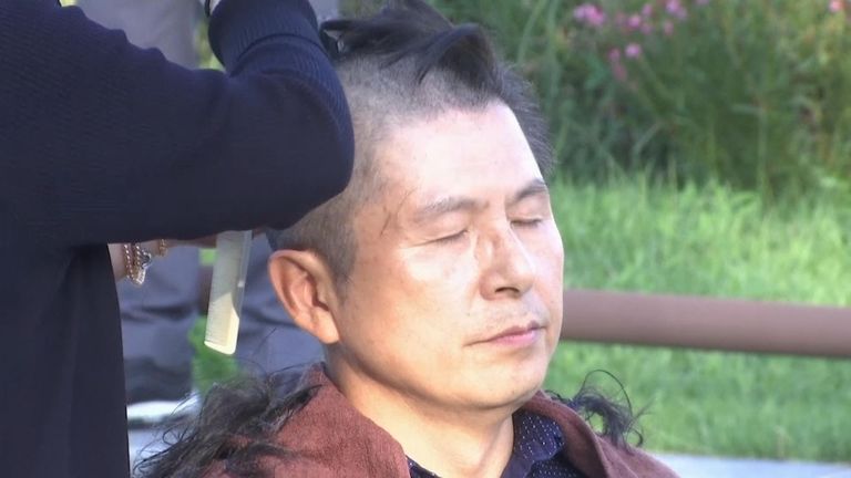 South Korean Opposition Leader Shaves Head In Protest Over Government 