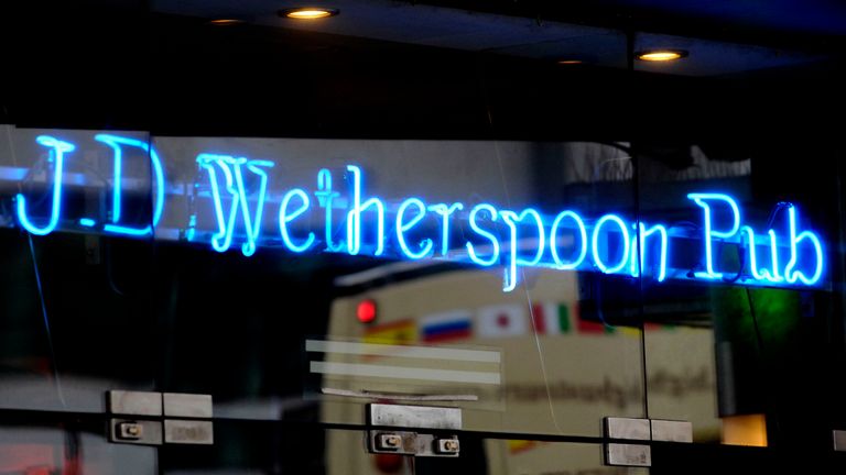 The price of a pint of beer in Wetherspoon pubs is being cut by an average of 20p