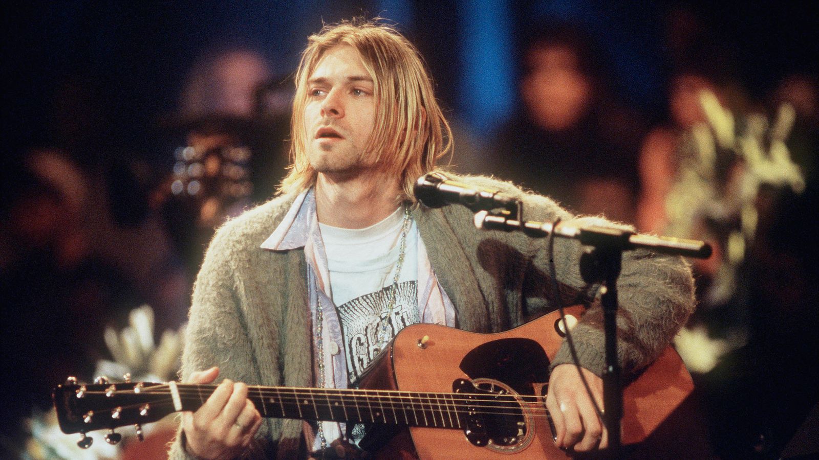 Kurt Cobain's MTV Unplugged guitar goes under the hammer for $1m ...