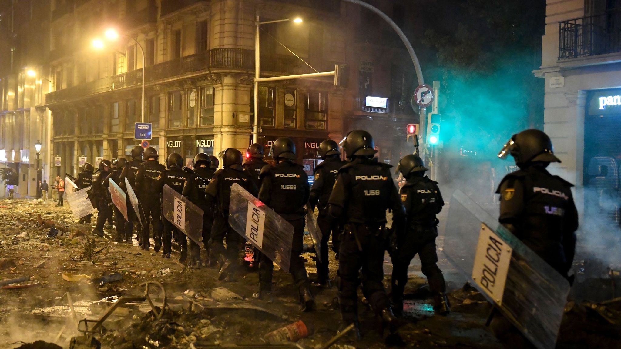 Barcelona protests Civil guard deployed in as huge protest turns