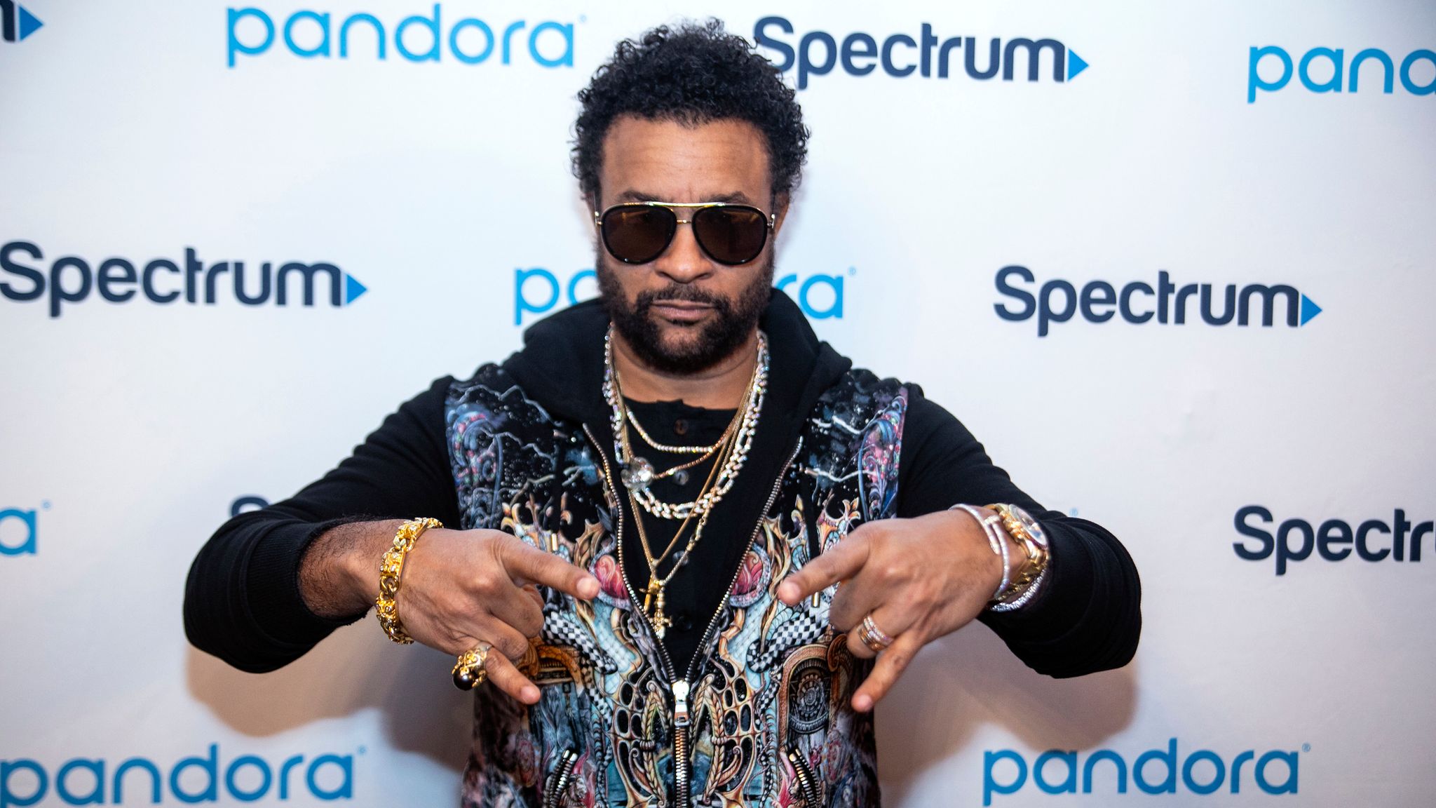 Shaggy warns fans of an online imposter that's pretending to be