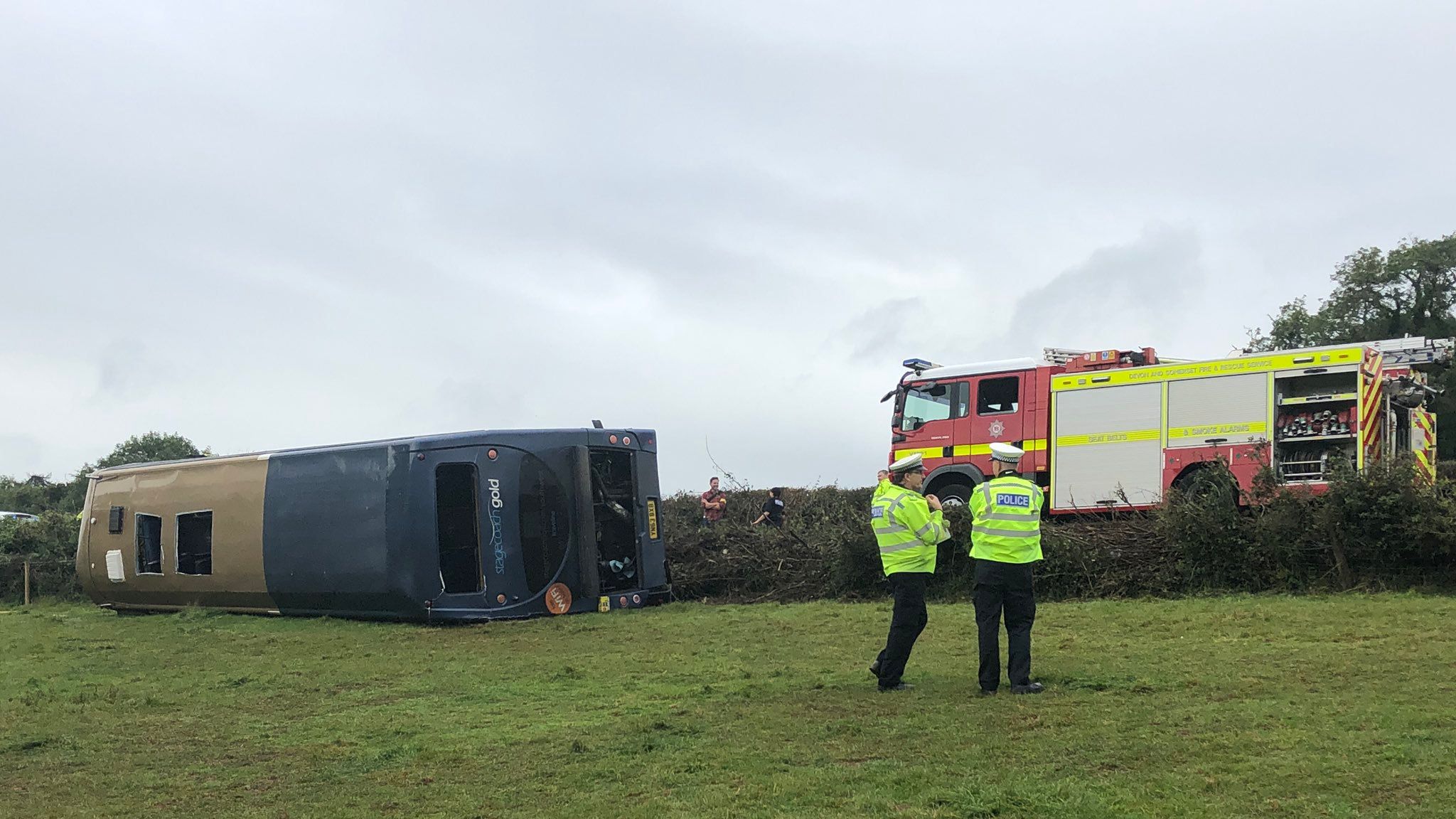 Decker bus crashes into us. Двухэтажный автобус перевернулся. Британский двухэтажный автобус перевернулся. Британский двухэтажный автобус ДТП. And if a Double Decker Bus crashes.