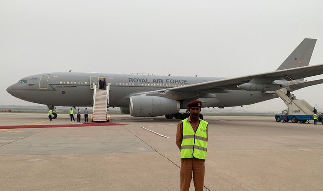 Prince William and Kate's turbulent flight has two aborted landings in Islamabad