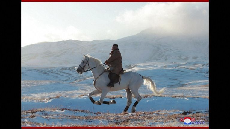 skynews-kim-jong-un-riding-white-horse_4806440.jpg