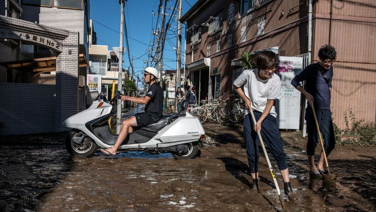 [Obrázek: skynews-typhoon-hagibis-kawasaki_4803207...1013045829]