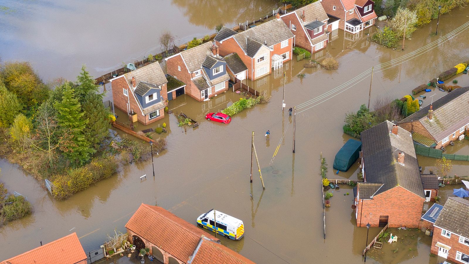 UK weather Flooded parts of England prepare for 'danger to life' rain