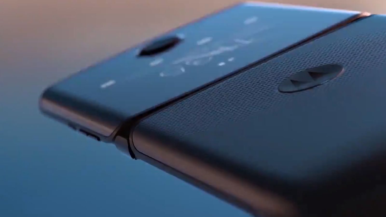 Slide Up Razor Phone Motorola relaunching Razr flip-phone with a foldable screen | Science ...