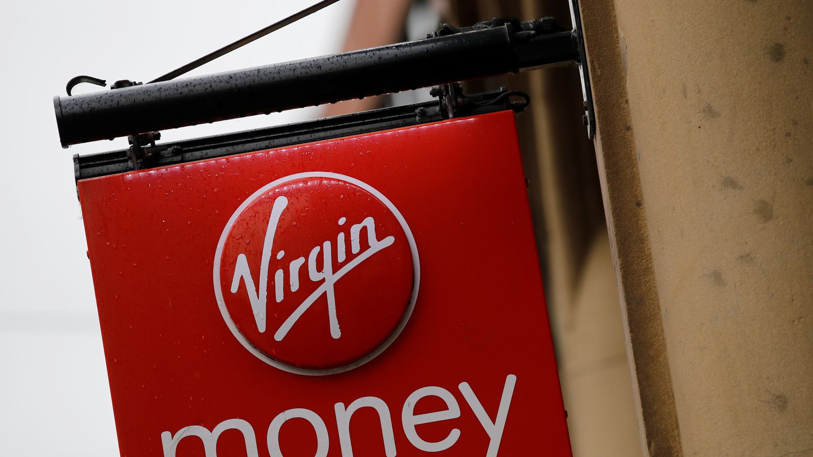 2,000 jobs to go as Virgin Money, Lloyds and Direct Line all slash