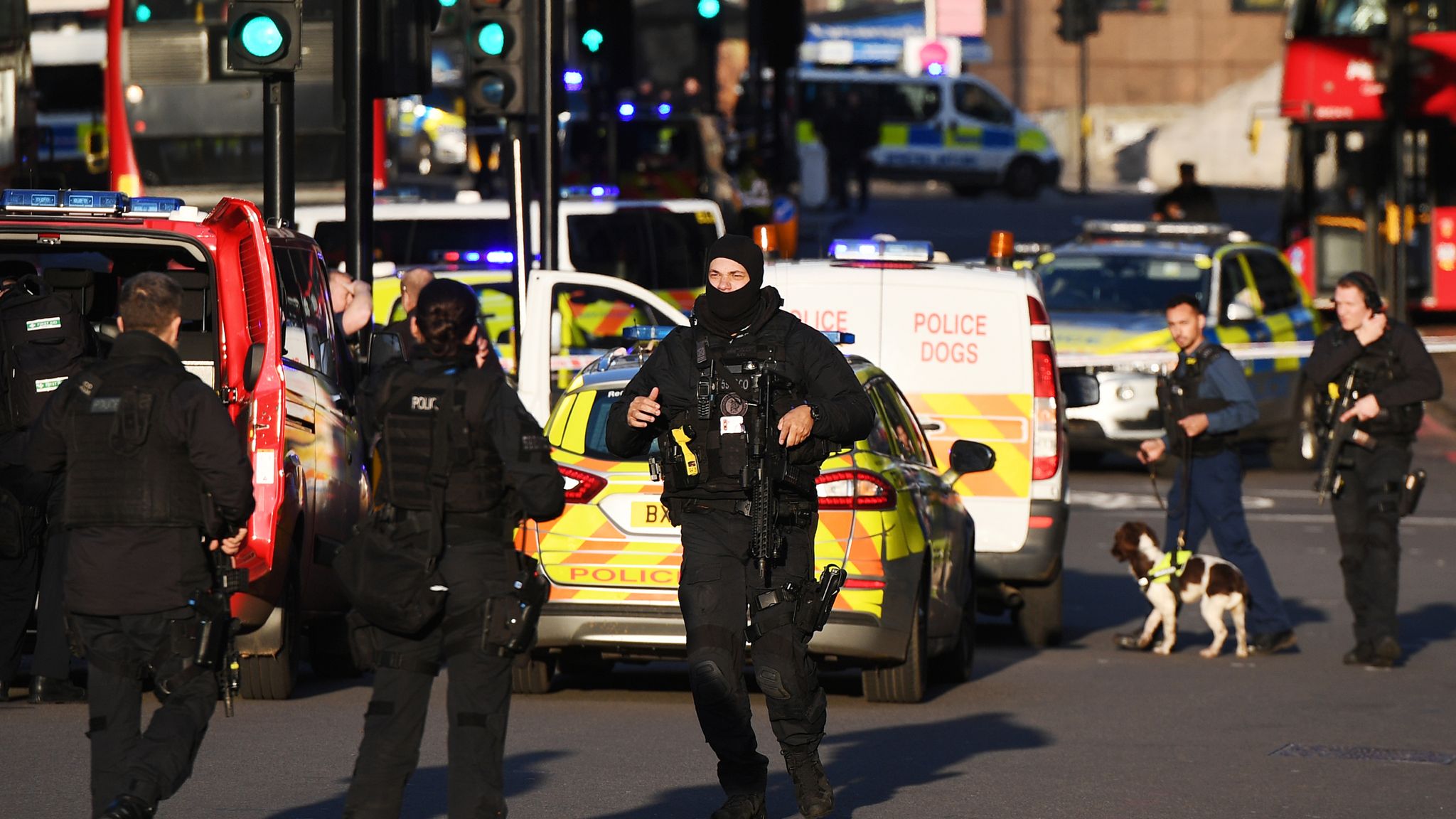 How Uks Elite Police Officers Respond To Terror Attacks Uk News Sky News 