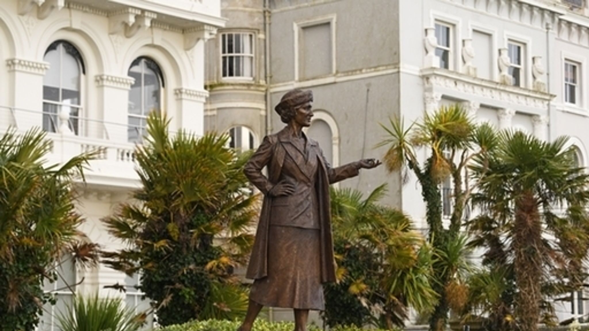 Nancy Astor: Theresa May unveils statue of first female MP to sit ...