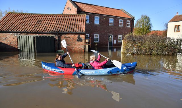 'We simply can't leave': Fishlake residents resist calls for evacuation from flooding