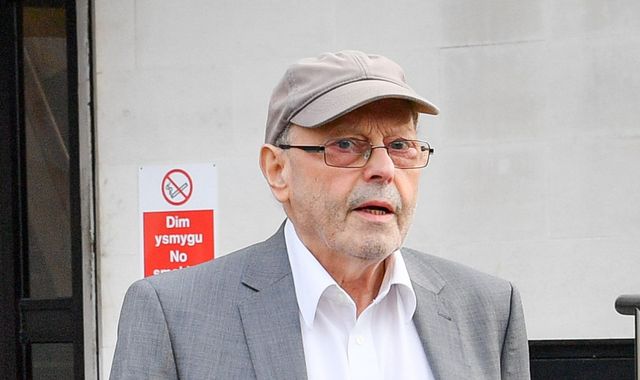 Chip shop owner cleared of killing wife by pouring scalding hot oil over her