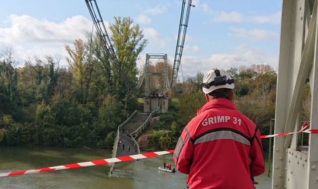 Girl, 15, dies in suspension bridge collapse in Toulouse
