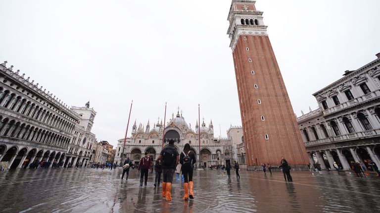 Venice Floods St Mark S Square Re Opens A Day After Being