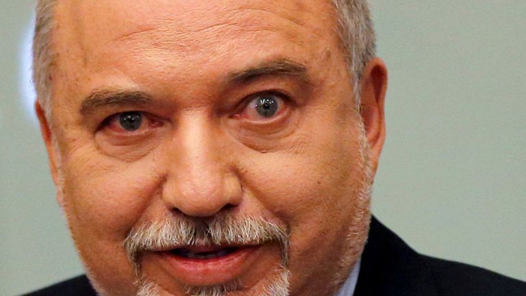 Potential kingmaker, Avigdor Lieberman, declined to back either men as the deadline neared