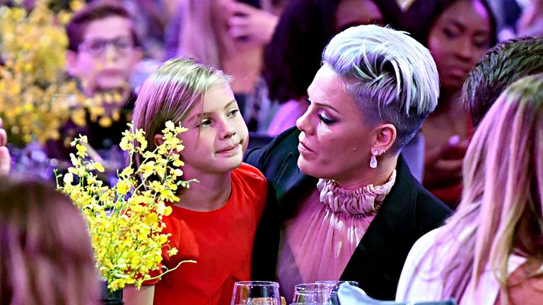 Willow Sage Hart and Pink attend the 2019 E! People&#39;s Choice Awards. Pic: E! Entertainment/NBCU Photo Bank)