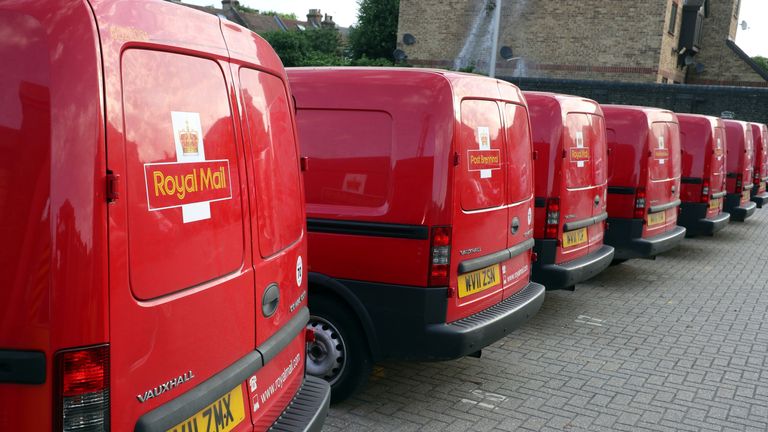 Postal strike looms as Royal Mail workers back walkouts in pay and jobs row