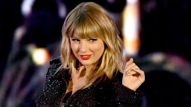 Taylor Swift Blocked From Using Old Songs At Amas And In
