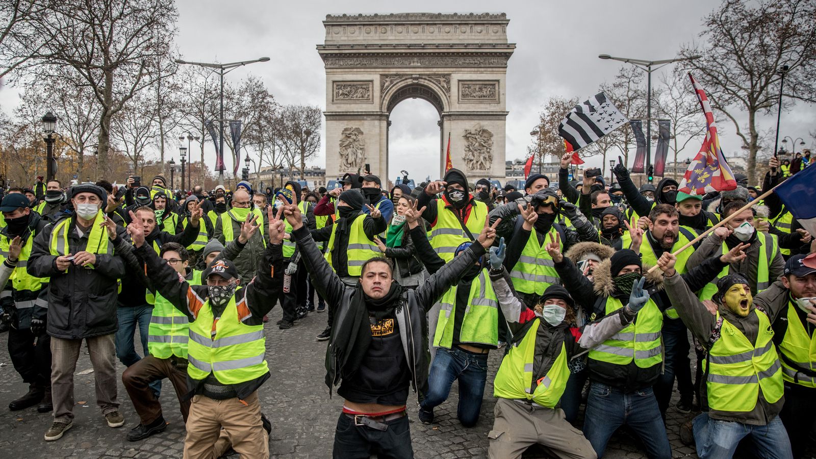 'Make or break' moment for France's Yellow Vest protesters as national