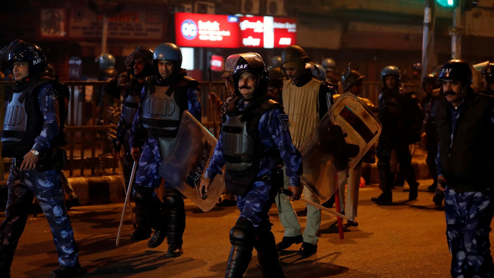 India protests 14 killed and more than 4,000 arrested in clashes