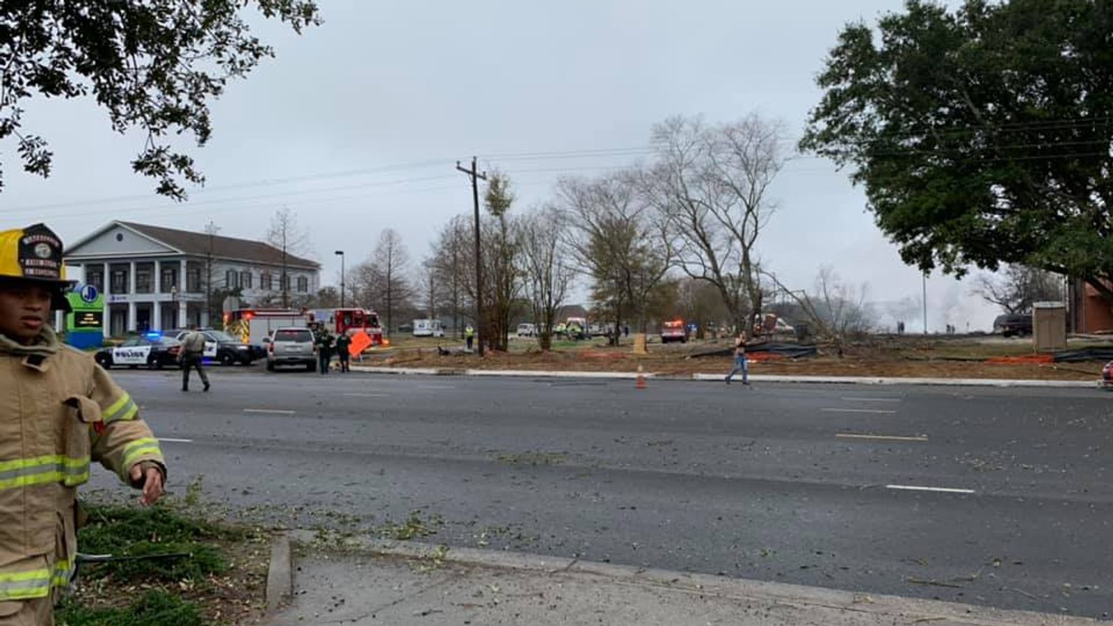 Five dead after small plane crashes in Louisiana post office car park