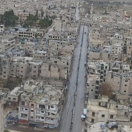 Syria: People flee as Assad closes in on Maraat al-Numan