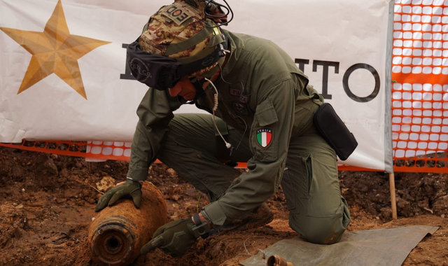 Brindisi: Italian city evacuates 54,000 people to defuse British WW2 bomb