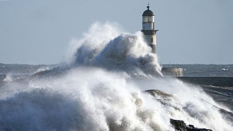 Weather: UK braced for 100mph winds on Tuesday as forecasters warn of ...