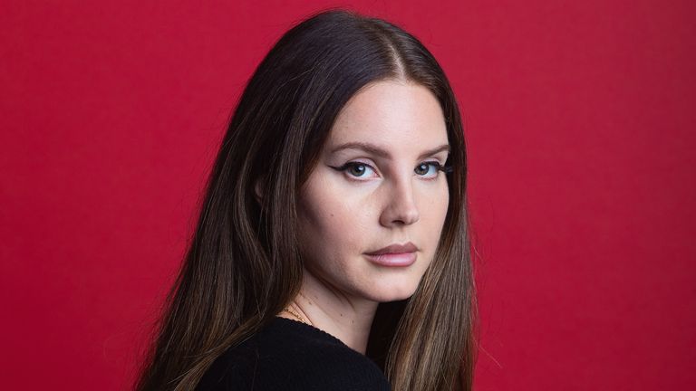 Lana Del Rey appeals for help after family's belongings stolen | Ents ...