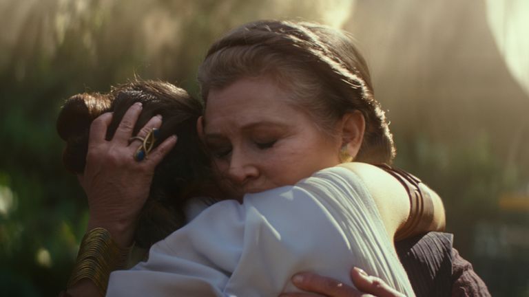 General Leia Organa (Carrie Fisher) and Rey (Daisy Ridley) in STAR WARS: THE RISE OF SKYWALKER