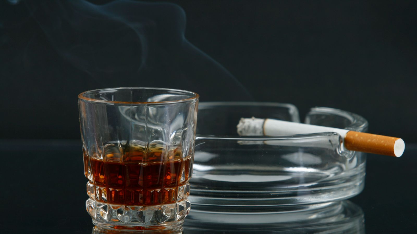 Smoking and drinking daily could increase your brain's age