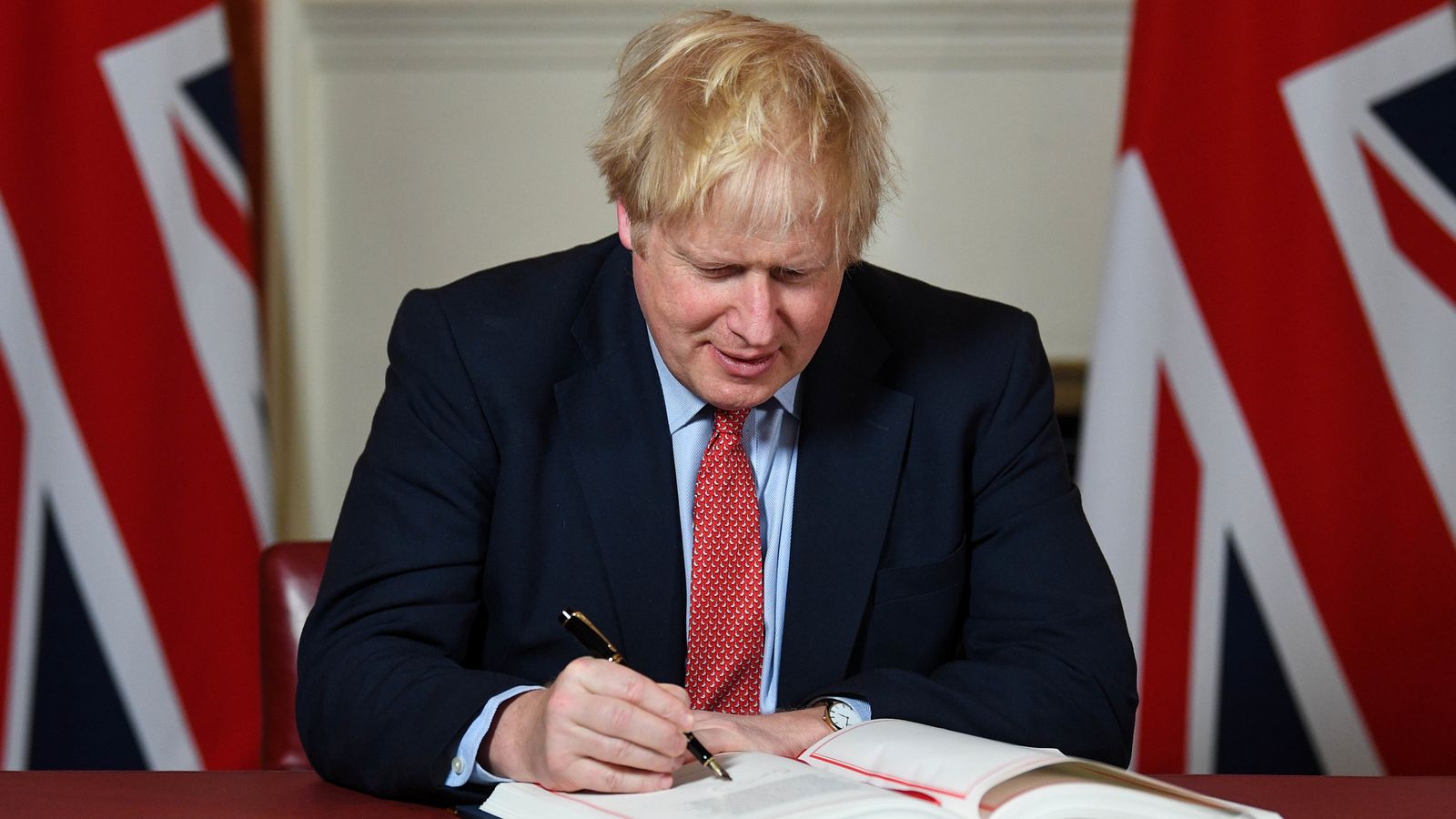 'Fantastic moment' Boris Johnson signs Brexit deal Politics News