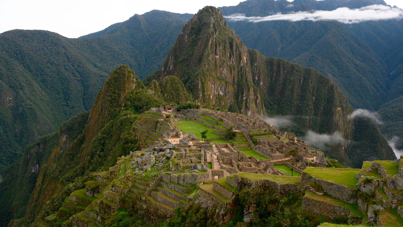 Peru: Tourists face deportation over Machu Picchu damage and defecation ...